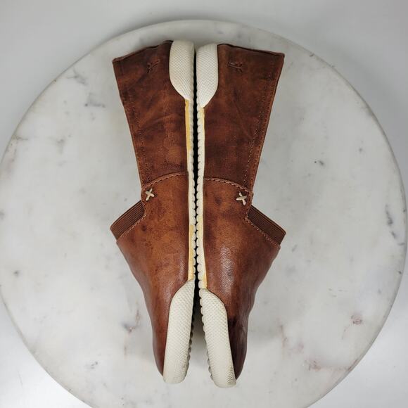 Frye Melanie Shoes Womens 7 Cognac Brown Leather Embossed Logo Slip On Flats - Picture 10 of 16